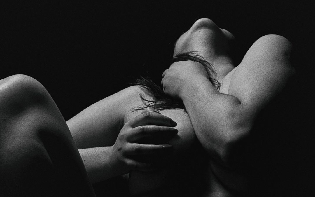 Fantasías de sumisión o dominación: por qué nos atrae el juego de poder en el sexo